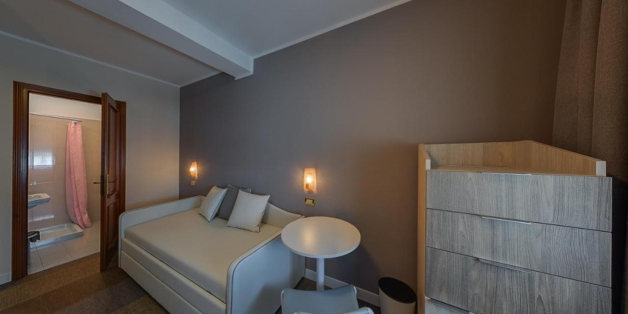 Hotel Europa Гарда Экстерьер фото