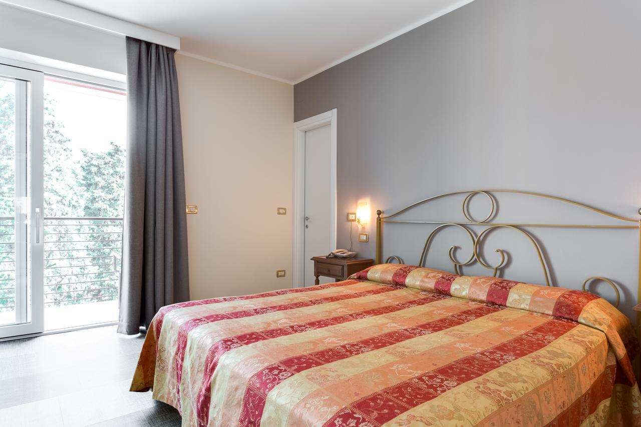 Hotel Europa Гарда Экстерьер фото