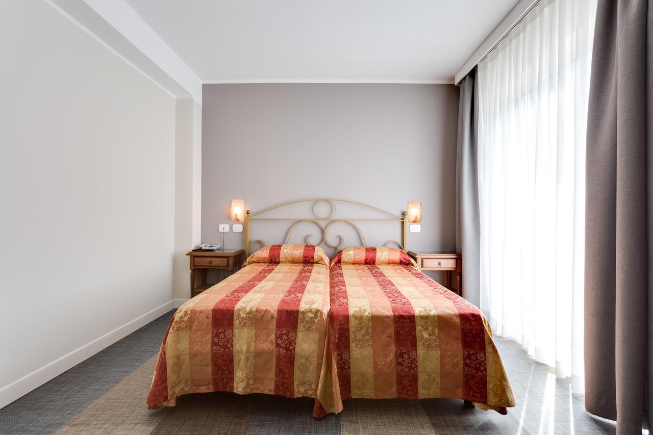 Hotel Europa Гарда Экстерьер фото